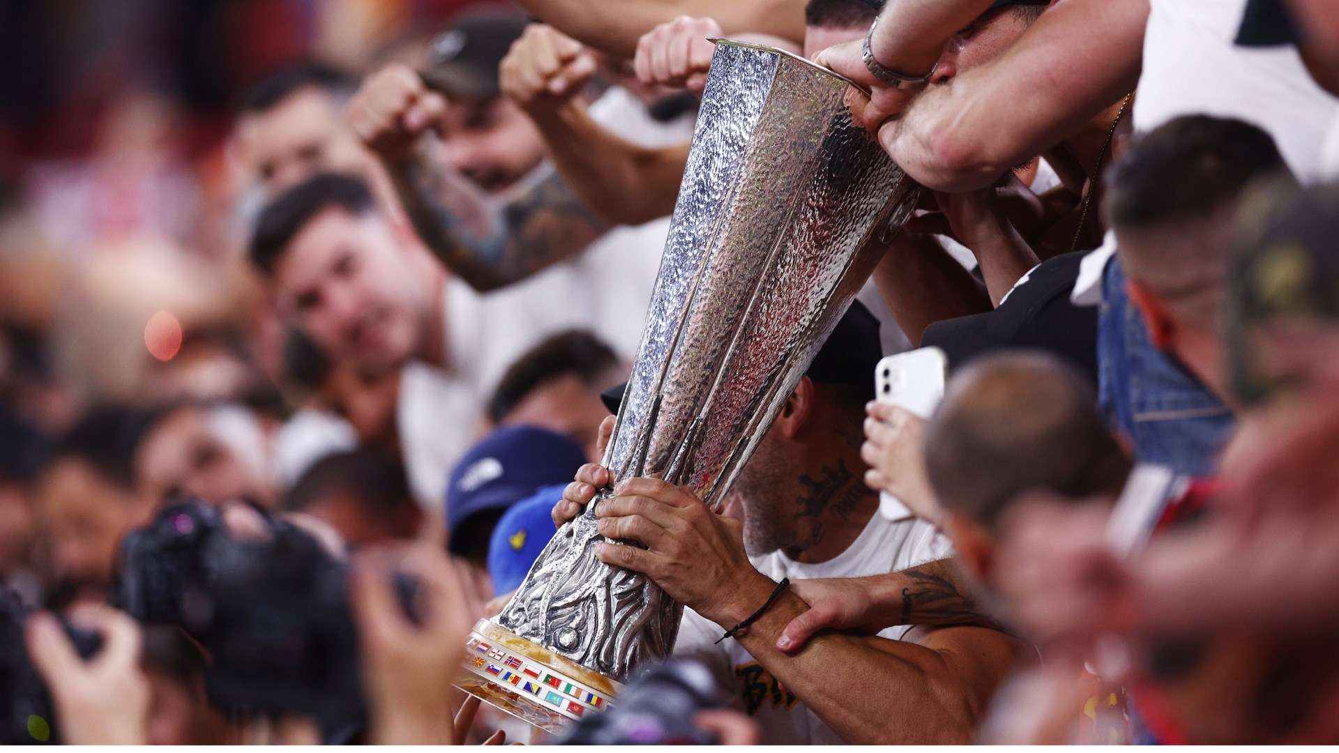 短短两周时 短短两周时